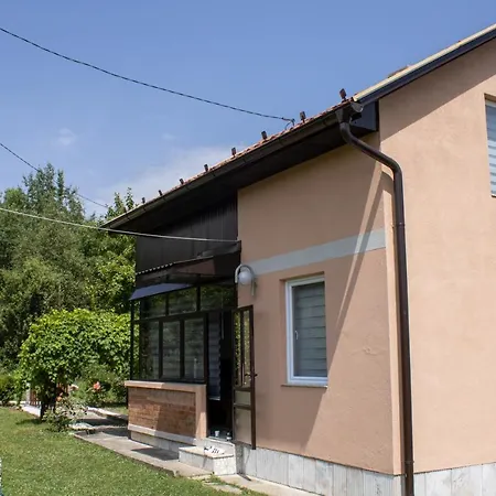 Villah Weekend House Vakantiehuis Visoko