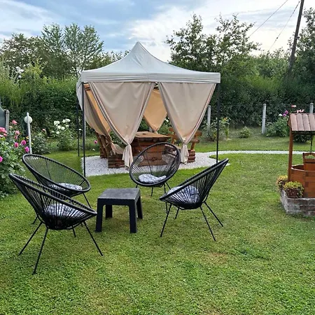 Villah Weekend House *